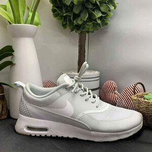 Like NEW Nike Air Max Thea Triple White Sneakers Womens Size 7 US